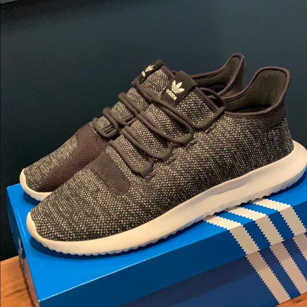 Tubular shadow knit